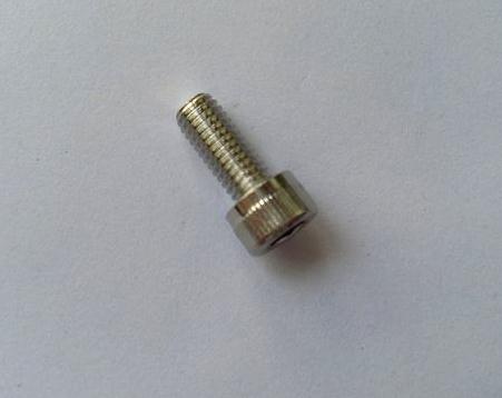 ������˿